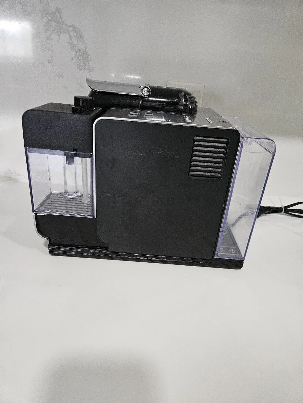 DeLonghi EN520SL Nespresso Coffee Cup Machine Pre-owned